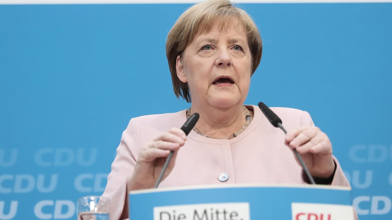 Kanzlerin Angela Merkel (CDU) gibt im Konrad-Adenauer-Haus ein Statement ab und spricht über den Rücktritt der SPD-Partei- und Fraktionsvorsitzenden Nahles.