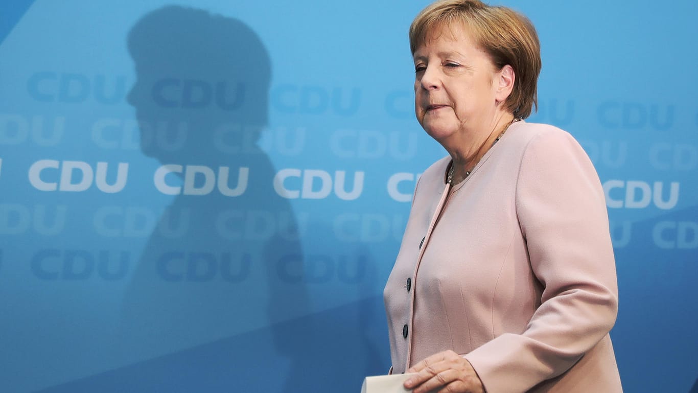 Bundeskanzlerin Angela Merkel (CDU) äußert sich im Konrad-Adenauer-Haus zum Rücktritt der SPD-Parteivorsitzenden Andrea Nahles: Die neue Erschütterung der Groko kommt zu ungünstigen Zeiten für die Bundeskanzlerin.