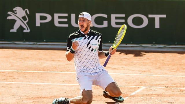 Jan-Lennard Struff kriegt es im Achtelfinale mit der Nummer Eins, Novak Djokovic, zu tun.