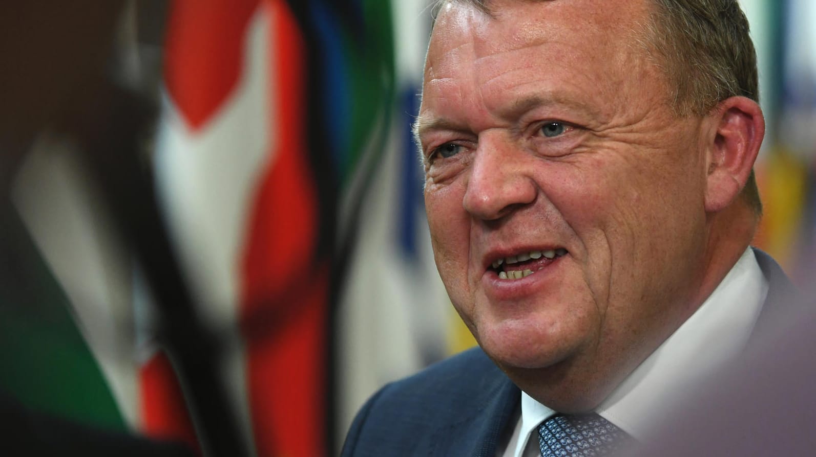 Lars Løkke Rasmussen: Der dänische Ministerpräsident hatte Glück – um ein Haar wäre er von einem Dachziegel erschlagen worden. Lars Løkke Rasmussen: Der dänische Ministerpräsident hatte Glück – um ein Haar wäre er von einem Dachziegel erschlagen worden.