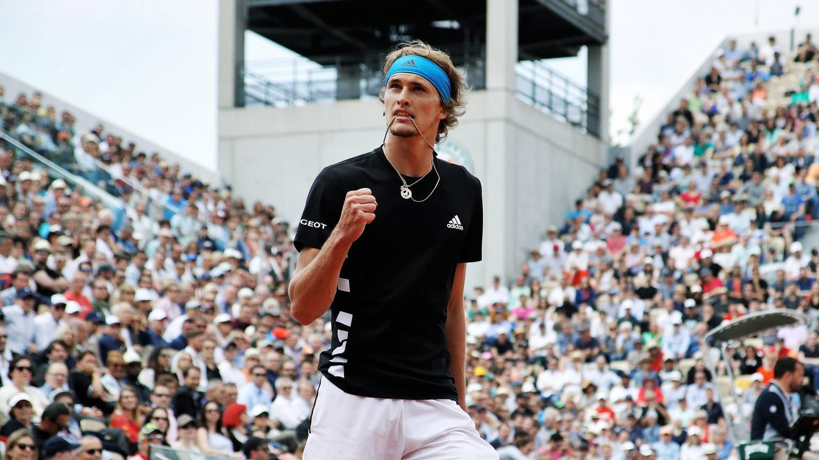 Alexander Zverev ballt die Faust: Das deutsche Tennis-Ass steht im Viertelfinale der French Open.