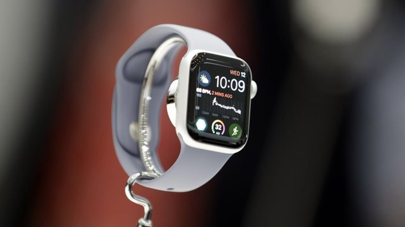 Künftig bekommt Apples Computer-Uhr einen eigenen App Store, und auf ihr laufende Anwendungen brauchen keinen Gegenpart auf dem iPhone mehr.