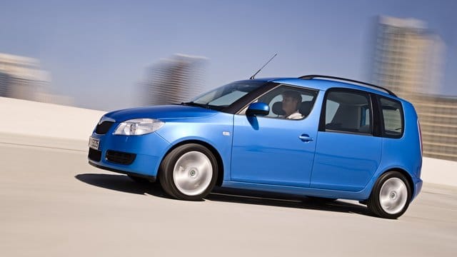 Den Fünftürer Skoda Roomster zeichnete bis zu seinem Ende 2015 eine hohe Variabilität im Innenraum aus.