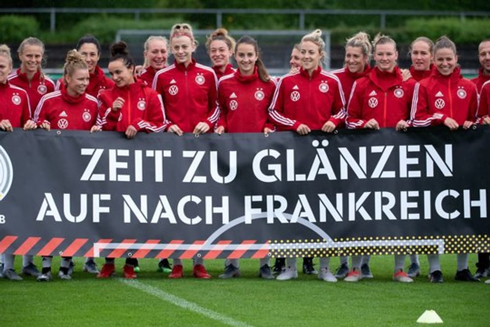 Die DFB-Frauen wollen bei der WM in Frankreich den Titel holen.