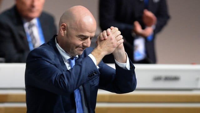 Der Schweizer Gianni Infantino ist seit Februar 2016 Chef des Fußball-Weltverbandes. Der Schweizer Gianni Infantino ist seit Februar 2016 Chef des Fußball-Weltverbandes.