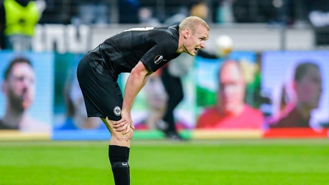Entwarnung: Die Verletzung von Sebastian Rode ist weniger schlimm als zunächst angenommen. Entwarnung: Die Verletzung von Sebastian Rode ist weniger schlimm als zunächst angenommen.
