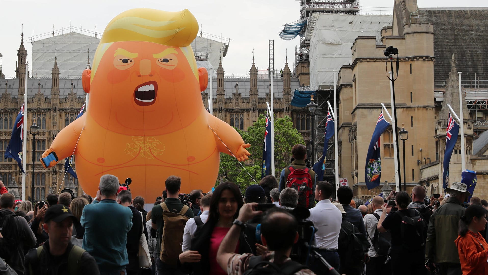 Protest gegen Donald Trump in London: Demonstranten lassen einen "Baby-Trump" fliegen.