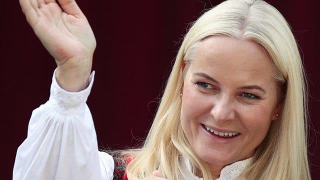 Kronprinzessin Mette-Marit will im Lese-Zug Schulkindern norwegische Kinder- und Jugendliteratur nahebringen. Kronprinzessin Mette-Marit will im Lese-Zug Schulkindern norwegische Kinder- und Jugendliteratur nahebringen.