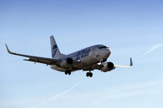 Boeing 737 der russischen Gesellschaft UTair: Ein Flugzeug der Airline musste wegen Problemen zurückkehren.