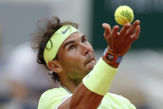 Spaniens Tennis-Ass Rafael Nadal hat das Halbfinale in Paris erreicht.