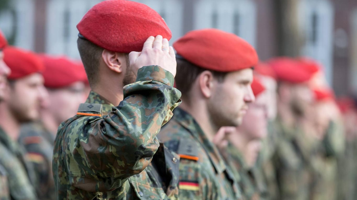 Bundeswehr-Soldaten: Führungskräfte sollen Dienstwagen trotz Verbot auch privat genutzt haben. (Symbolbild)