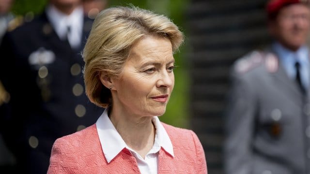 Im Ressort von Verteidigungsministerin Ursula von der Leyen wurden Unregelmäßigkeiten bei der Nutzung von Dienstwagen aufgedeckt.