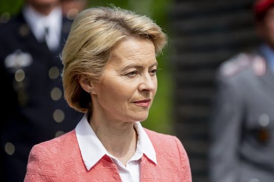 Im Ressort von Verteidigungsministerin Ursula von der Leyen wurden Unregelmäßigkeiten bei der Nutzung von Dienstwagen aufgedeckt.