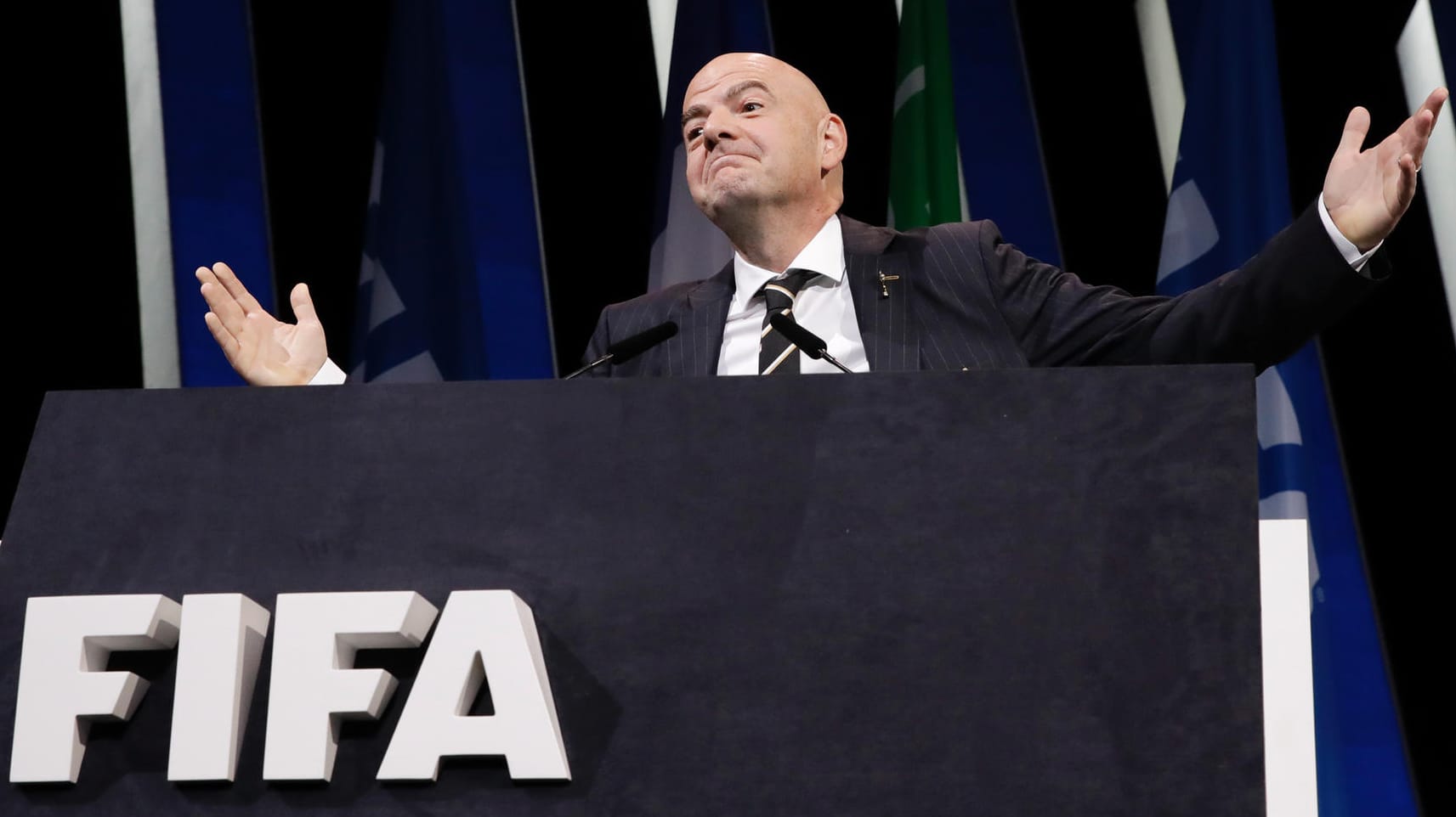 Gianni Infantino: Der Schweizer ist erneut zum Präsidenten des Fußball-Weltverbands Fifa gekürt worden. Gianni Infantino: Der Schweizer ist erneut zum Präsidenten des Fußball-Weltverbands Fifa gekürt worden.