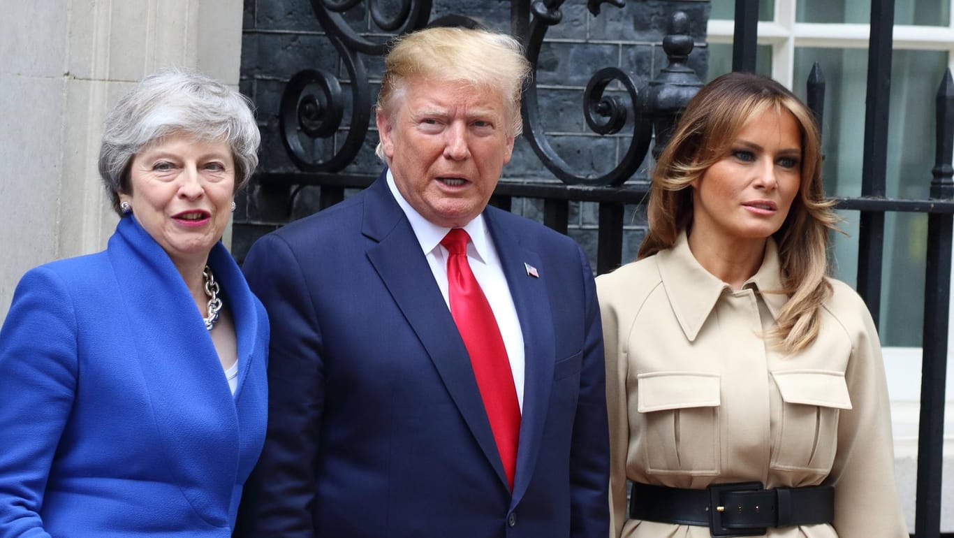 Theresa May empfängt Donald Trump und seine Frau Melania: Der US-Präsident ist gemeinsam mit der First Lady auf Staatsbesuch in Großbritannien.