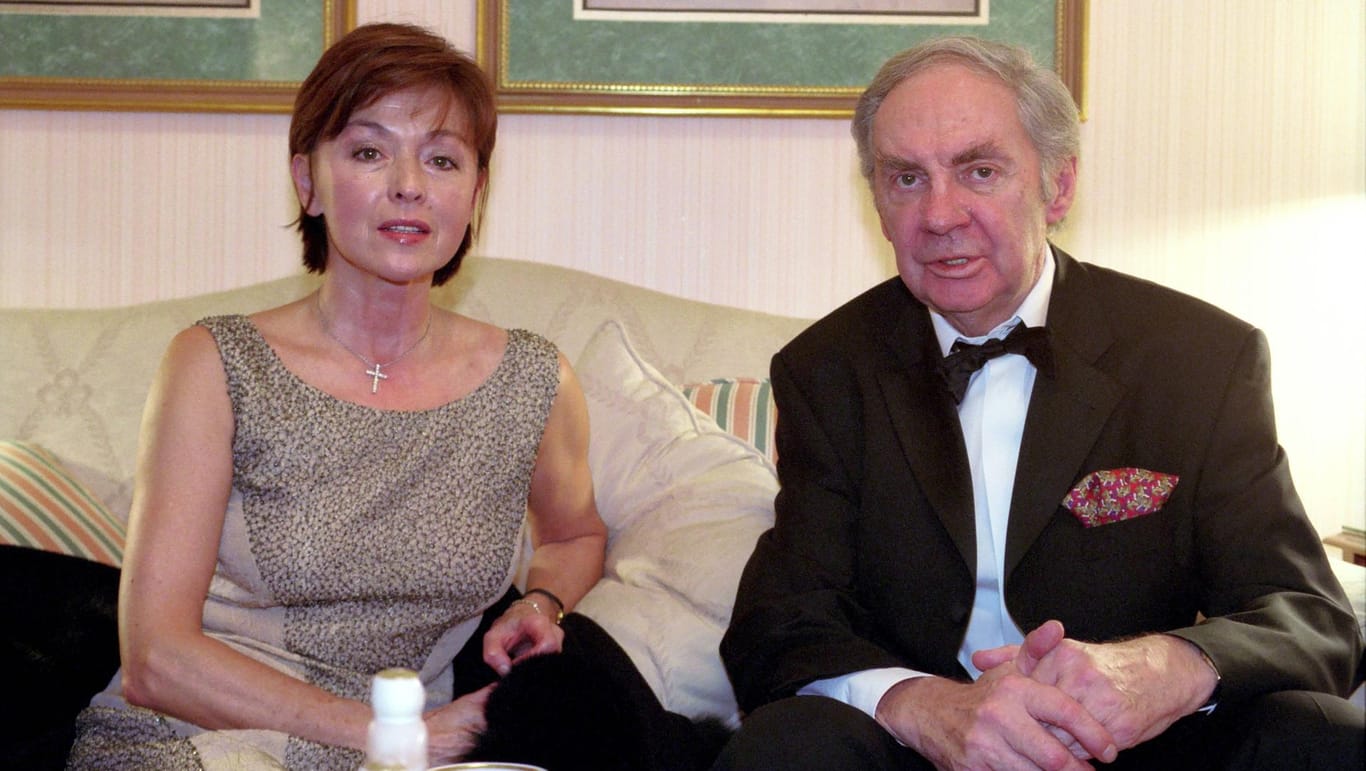 Entertainer Harald Juhnke und Ehefrau Susanne: Sie vermisst ihren verstorbenen Mann noch immer.