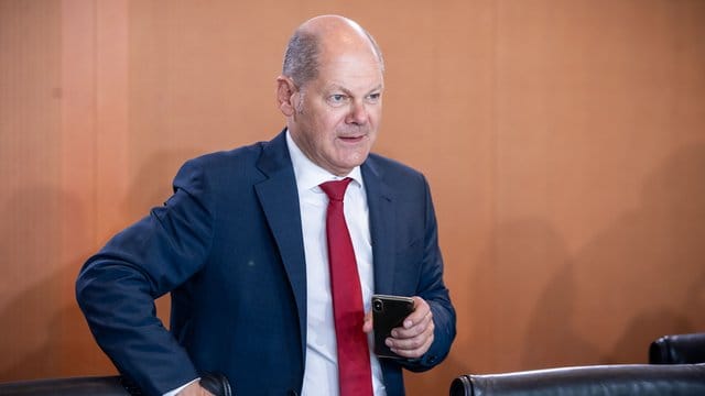 Olaf Scholz will die Beteiligung des Bundes für Flüchtlingskosten von derzeit 4,7 Milliarden auf rund 1,3 Milliarden Euro pro Jahr senken.