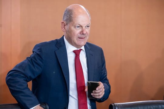 Olaf Scholz will die Beteiligung des Bundes für Flüchtlingskosten von derzeit 4,7 Milliarden auf rund 1,3 Milliarden Euro pro Jahr senken.