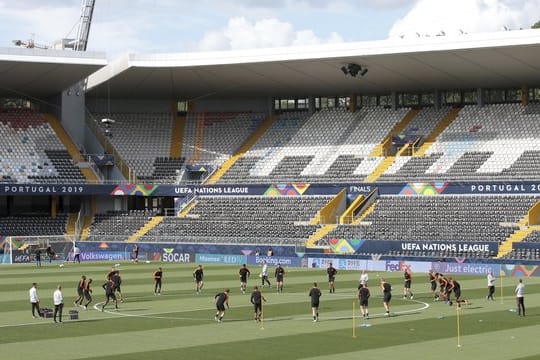 Die niederländischen Spieler trainieren im D.