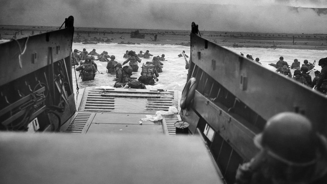 Die Landung von US-Truppen am Omaha Beach: Die Alliierten begannen am 6. Juni 1944 die Invasion der von den Deutschen besetzen Normandie.