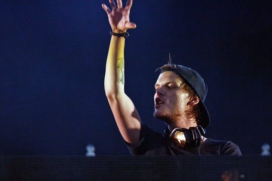 Das posthume Avicii-Album enthält Songs, an denen der schwedische DJ mit Stars wie Chris Martin und Imagine Dragons gearbeitet hat.