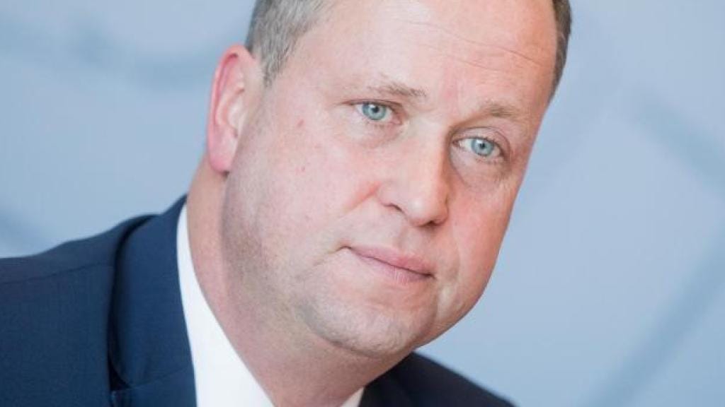 Familienminister Joachim Stamp: Bei der Eröffnung einer Ausstellung des Centrum Schwule Geschichte Köln e. V. bat er um Vergebung. Familienminister Joachim Stamp: Bei der Eröffnung einer Ausstellung des Centrum Schwule Geschichte Köln e. V. bat er um Vergebung.