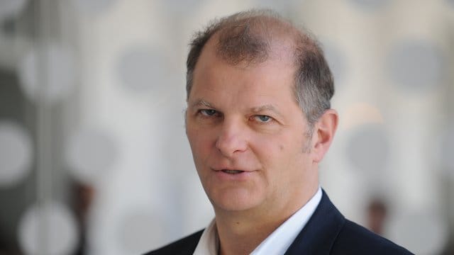 Martin Kusej wird seine erste Spielzeit am Wiener Burgtheater mit dem Drama "Die Bakchen" starten. Martin Kusej wird seine erste Spielzeit am Wiener Burgtheater mit dem Drama "Die Bakchen" starten.