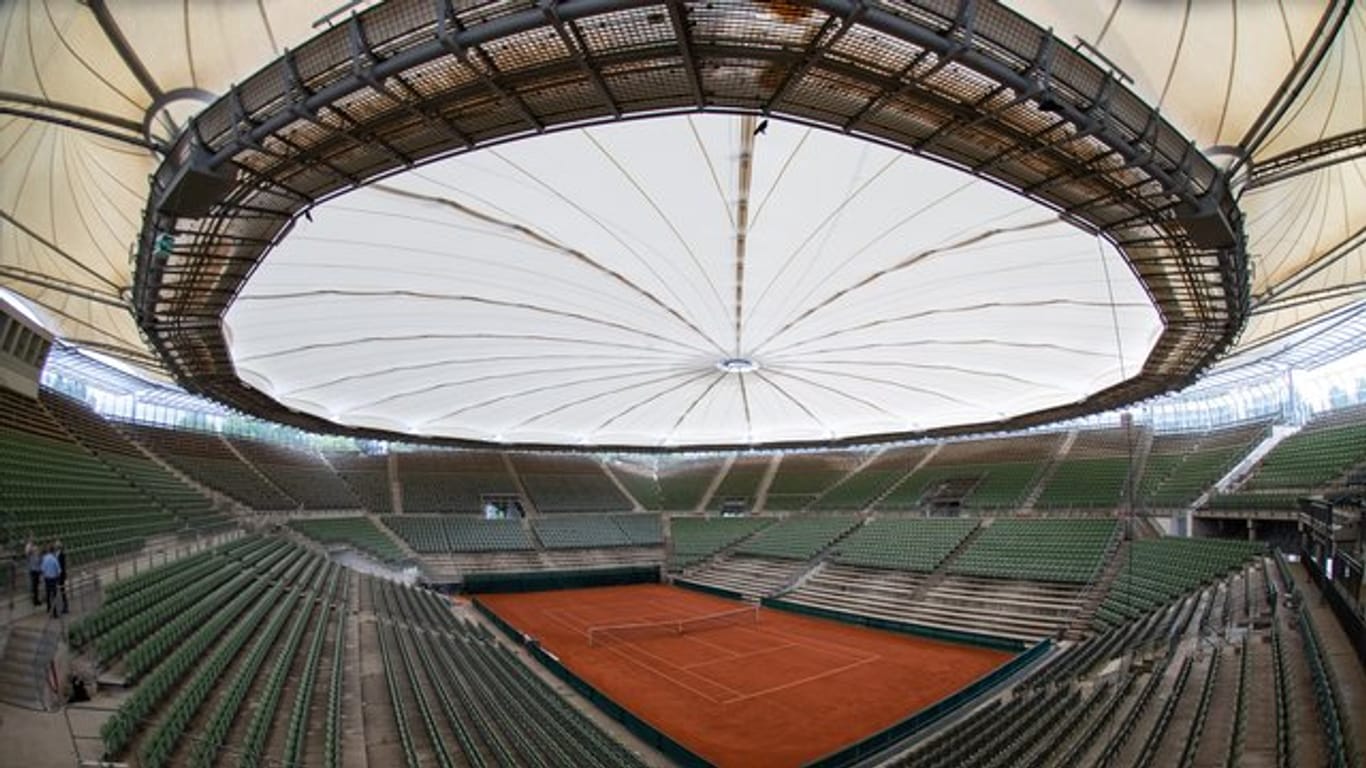 Die neue Dachmembran im Rothenbaum-Stadion ist fertig.