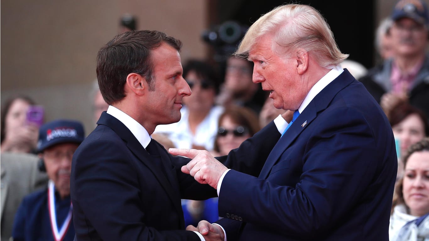 Emmanuel Macron und Donald Trump bei der D-Day-Feier in der Normandie: Macron sagte in seiner Rede, die als Mahnung an Trump verstanden wurde: "Wir müssen den Kern des Versprechens der Normandie wiederfinden."