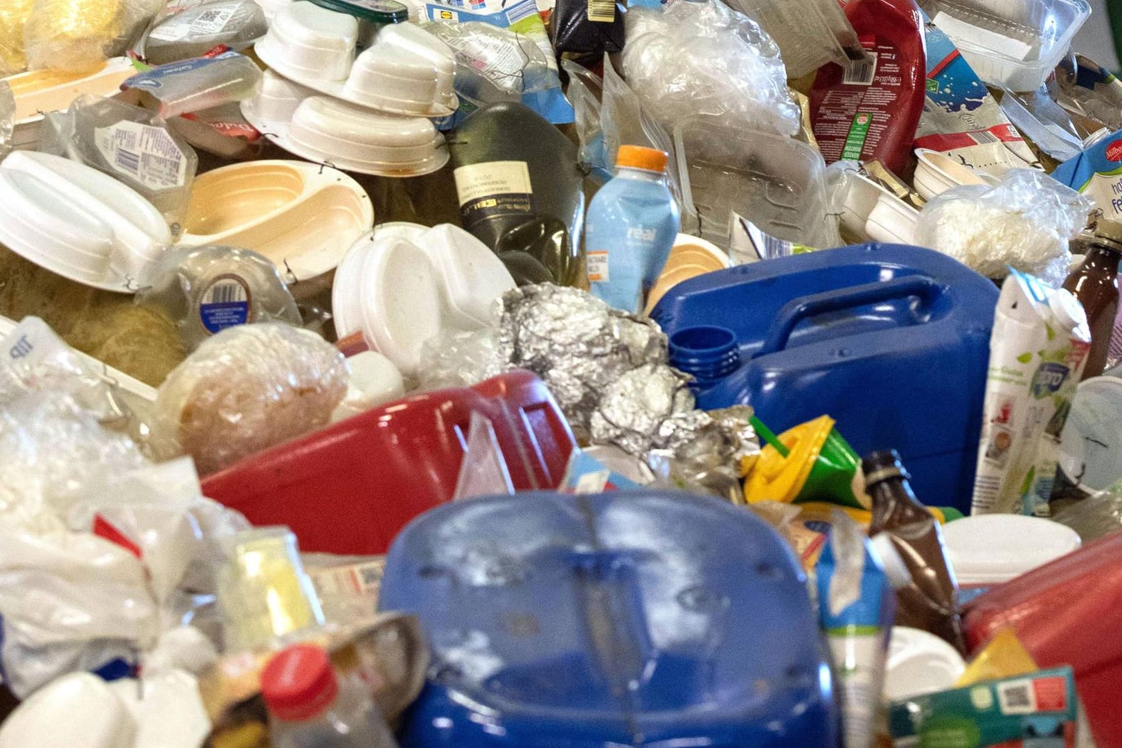 Plastikmüll: Er schadet nicht nur Tieren und Pflanzen, sondern auch dem Klima.