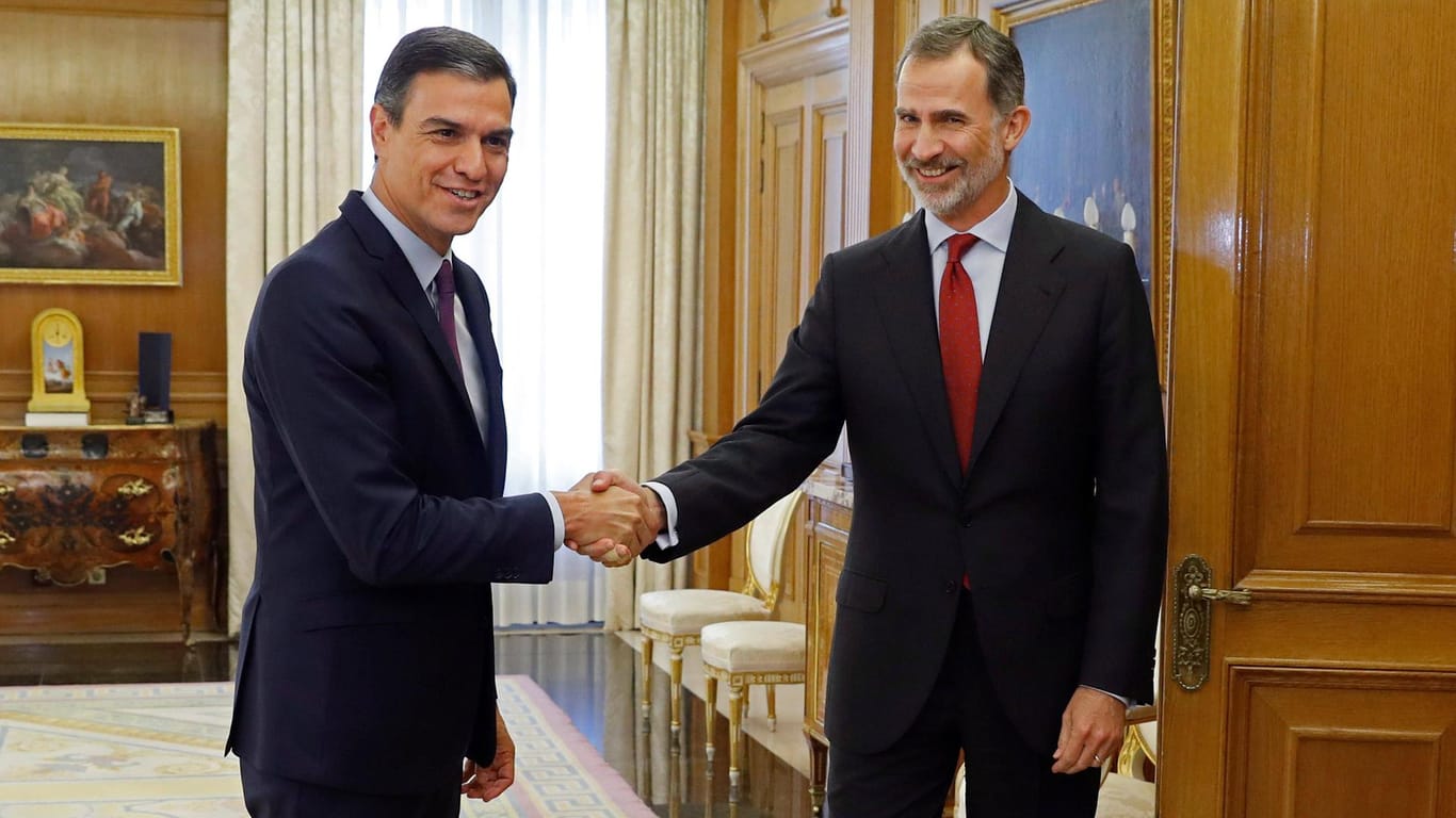 Der Spanische König Felipe VI. empfängt Pedro Sanchez: Die Sozialisten von Regierungschef Sánchez hatten die Parlamentswahl Ende April gewonnen.