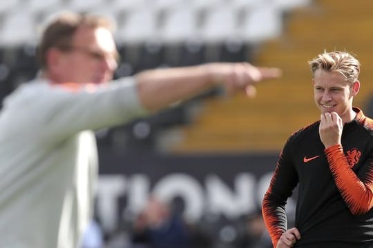Der Niederländer Frenkie de Jong hofft, dass auch Matthijs de Ligt zum FC Barcelona geht.