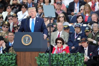 US-Präsident Trump bei der Gedenkfeier zum 75. Jahrestag des D-Days in der Normandie: Nachdem Trump eine Militärparade in Frankreich gesehen hat, war sein Plan, auch eine Militärparade in Washington am Nationalfeiertag zu veranstalten.