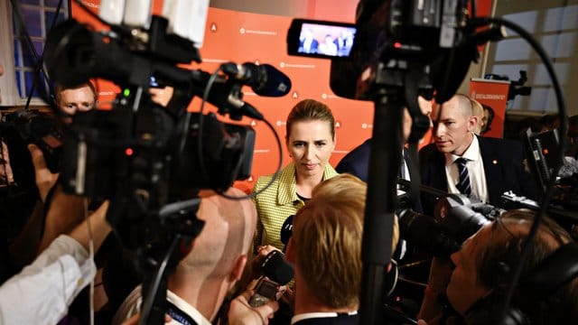 Hat mit einer strengen Einwanderungspolitik die Parlamentswahl in Dänemark gewonnen: die Sozialdemokratin Mette Frederiksen. Hat mit einer strengen Einwanderungspolitik die Parlamentswahl in Dänemark gewonnen: die Sozialdemokratin Mette Frederiksen.