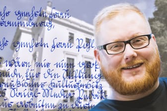 Bewerbung in Sütterlinschrift: Sebastian Pertsch fand es kurios, dass die Stiftung Preußischer Kulturbesitz einen Profi für die Betreuung der Social-Media-Kanäle sucht und nur Papierbewerbungen akzeptiert.