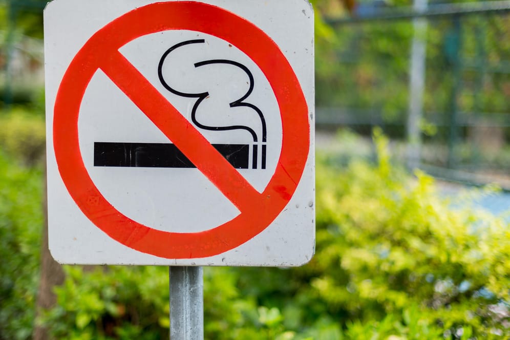Schild zum Rauchverbot im Park: In Beverly Hills soll nun auch der Verkauf von Tabak verboten werden.