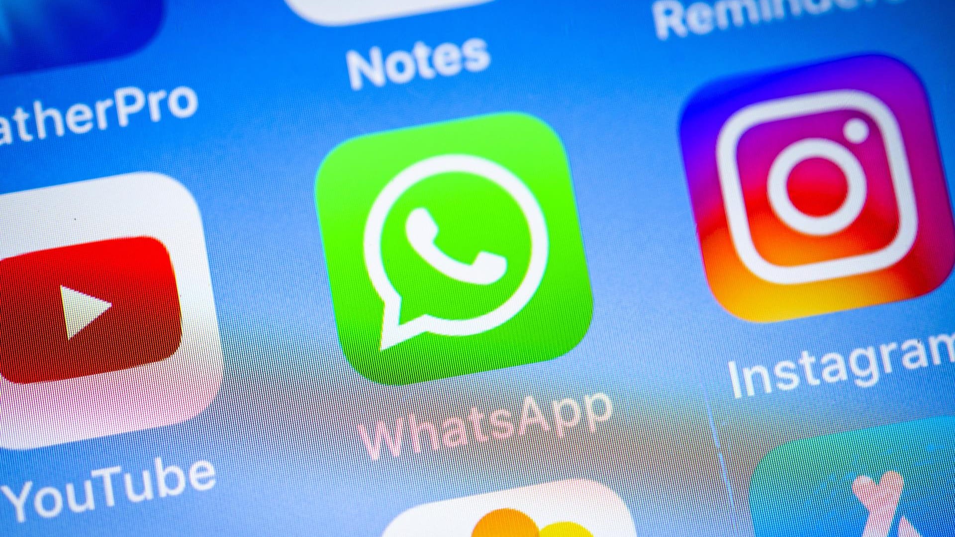 WhatsApp-Icon auf dem iPhone: Das Innenministerium will die Verschlüsselung des Messenger-Dienstes unterlaufen.