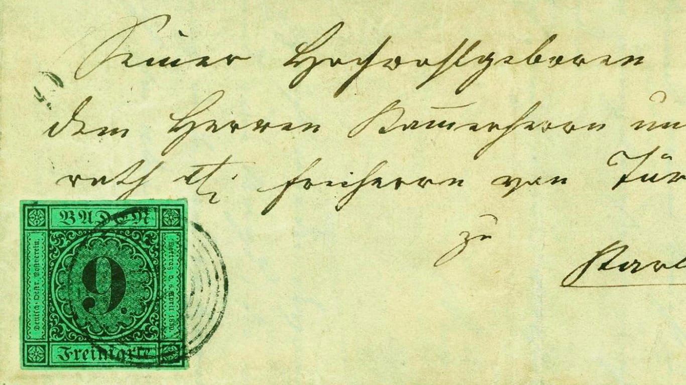 Ein Brief mit der Briefmarke "Baden-Fehldruck 9 Kreuzer": Der Fehldruck wurde für einen Millionenbetrag versteigert.