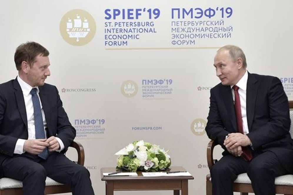 Sachsens Ministerpräsident Michael Kretschmer trifft Russlands Präsidenten Wladimir Putin im Rahmen des Internationalen Wirtschaftsforums in St.