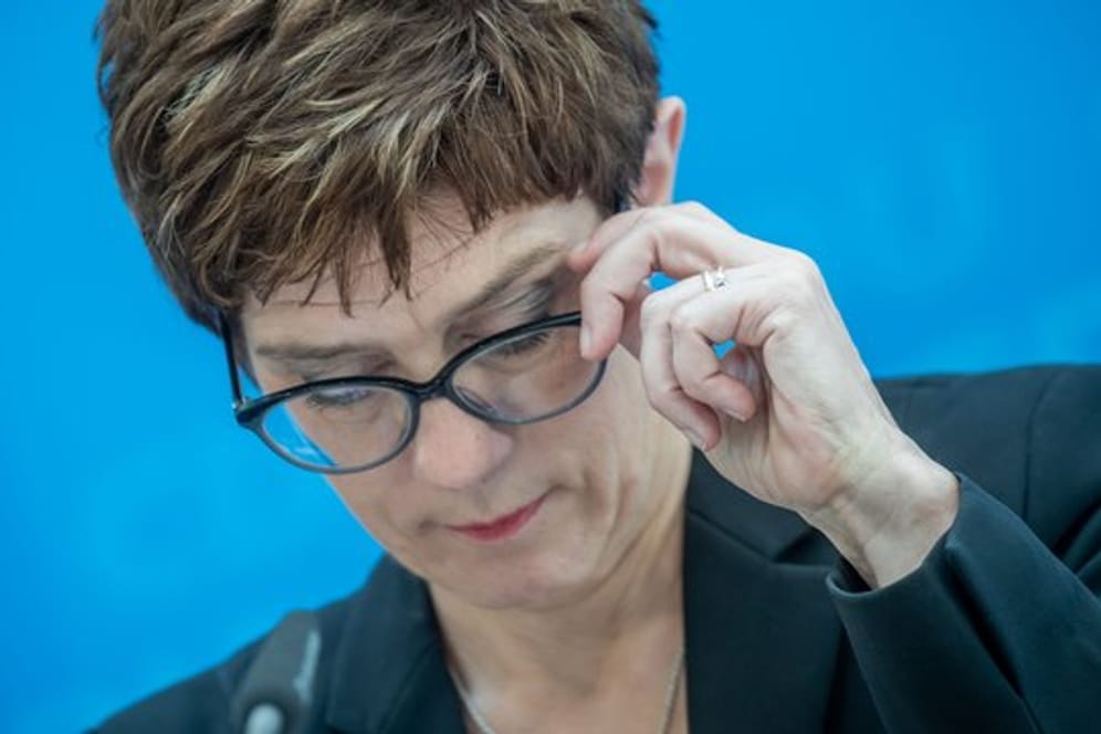CDU-Chefin Annegret Kramp-Karrenbauer: Die Union erreicht mit 24 Prozent der Stimmen ihr historisch schlechtestes Ergebnis.