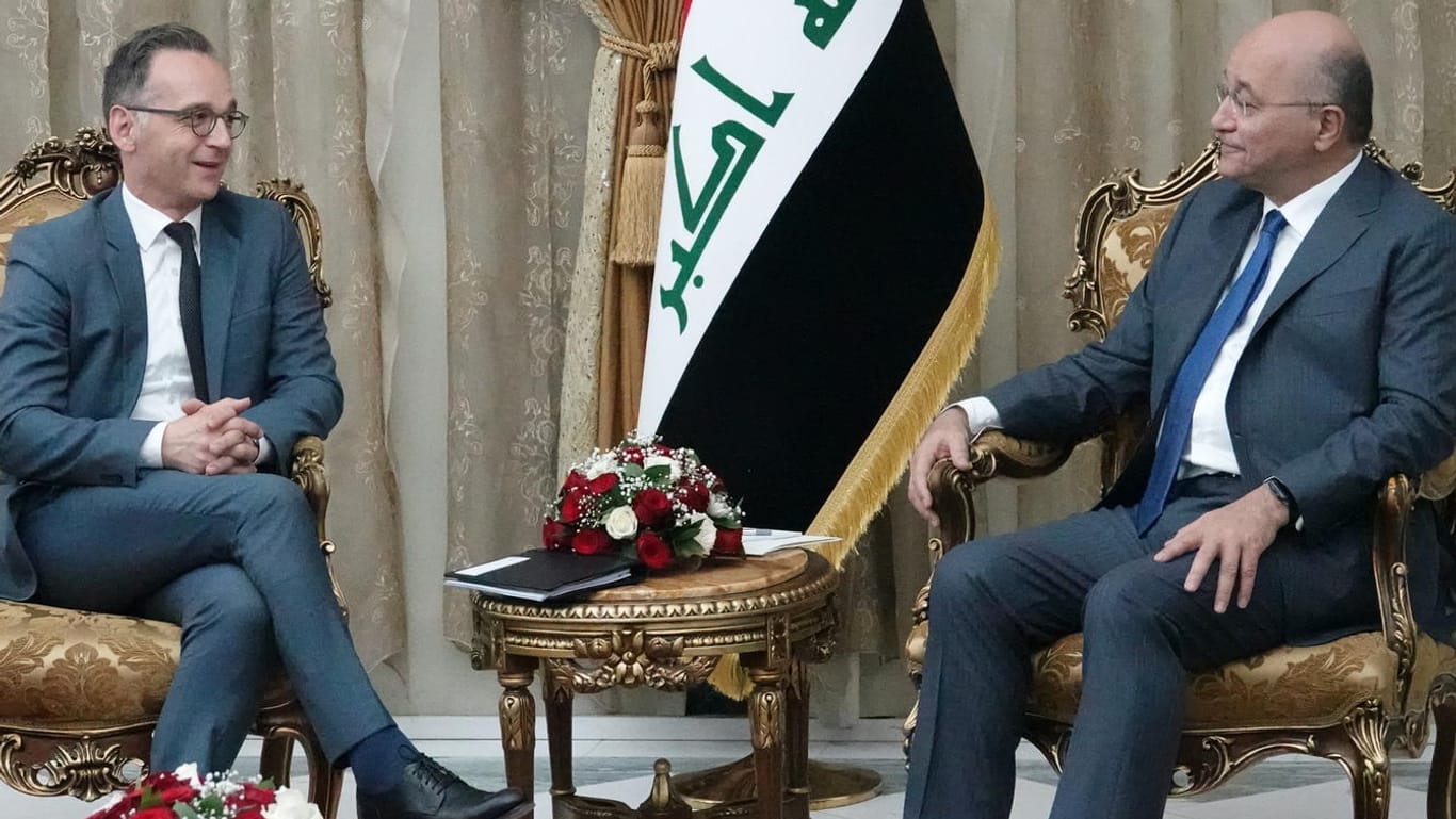 Heiko Maas spricht mit Barham Salih, Präsident des Irak: Der Außenminister ist zu einem Kurzbesuch im Irak eingetroffen, der aus Sicherheitsgründen vorher nicht angekündigt wurde.