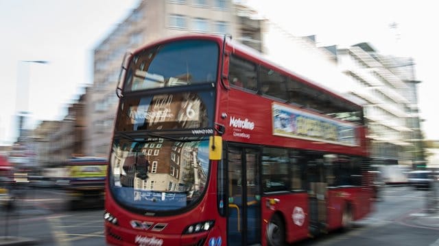 Ein Doppeldeckerbus in London.