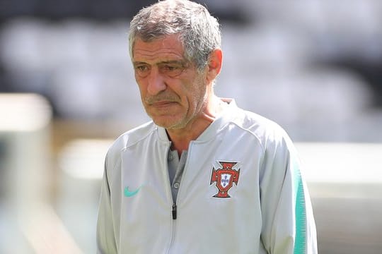Portugals Trainer Fernando Santos.