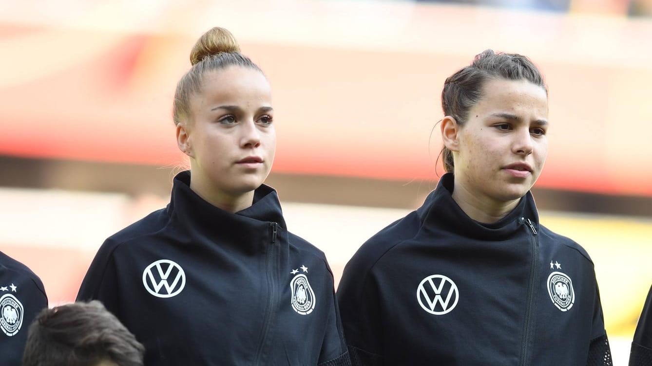 Giulia Gwinn (li.) und Lena Oberdorf: Mit 19 beziehungsweise 17 Jahren gehören die beiden Nationalspielerinnen zu den Jüngsten im Kader.