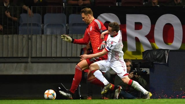 Manuel Neuer (l) zeigte mehrmals seine ganze Klasse.