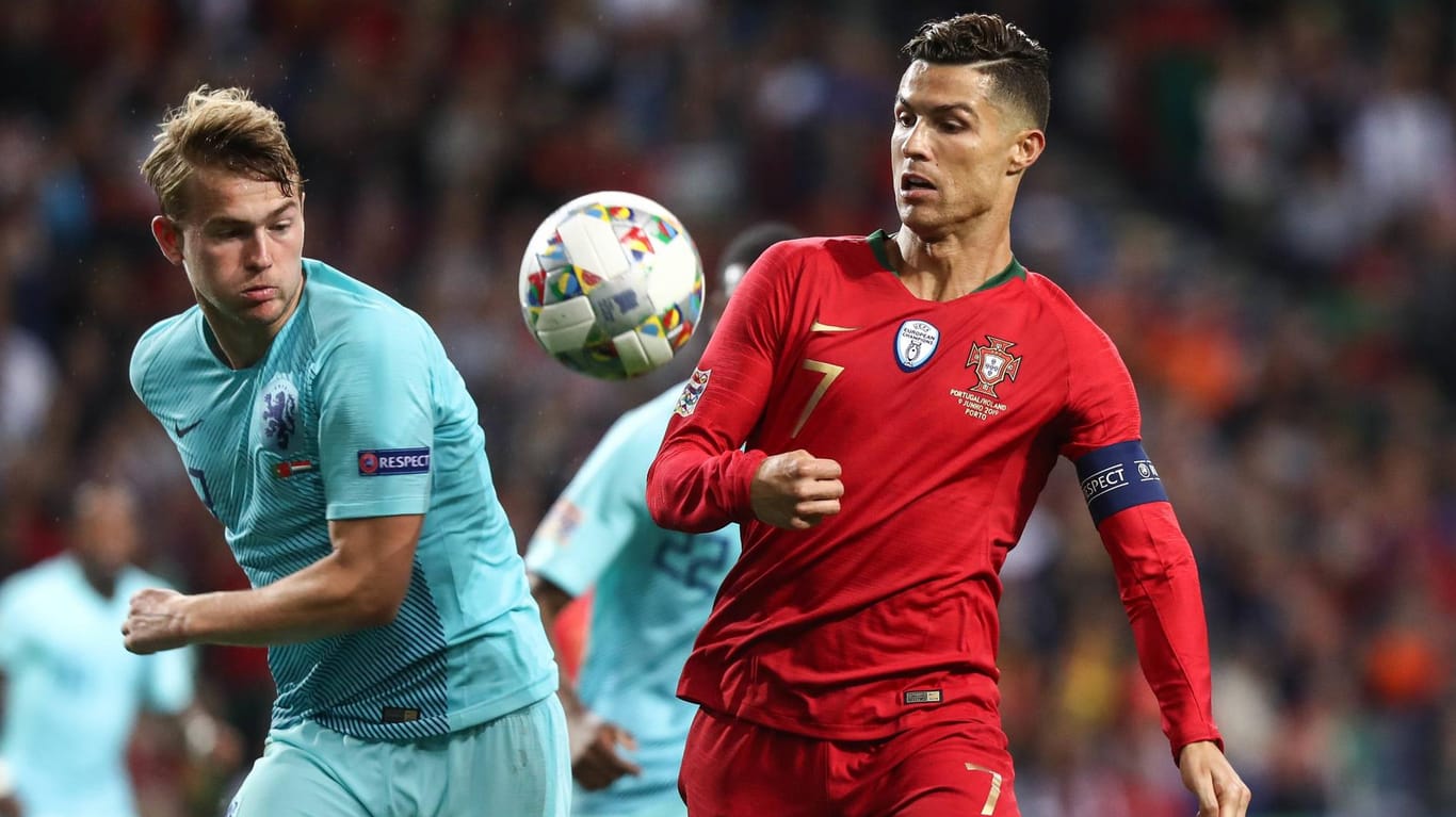 Cristiano Ronaldo ist vor Matthijs de Ligt am Ball – ausnahmsweise. Das Top-Talent der Niederlande konnte den Superstar nachhaltig beeindrucken.