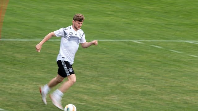 Muss sich derzeit mit seiner Rolle als Ersatzspieler arrangieren: Timo Werner bei einer Trainingseinheit. Muss sich derzeit mit seiner Rolle als Ersatzspieler arrangieren: Timo Werner bei einer Trainingseinheit.