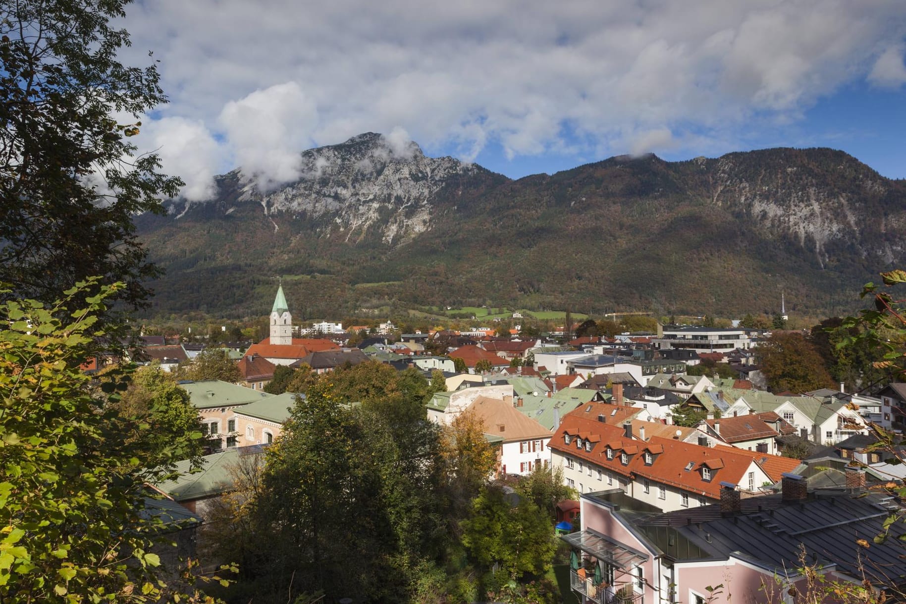 Blick über Bad Reichenhall: In dem Gebiet kommt es regelmäßig zu Erdbeben. (Archivbild)