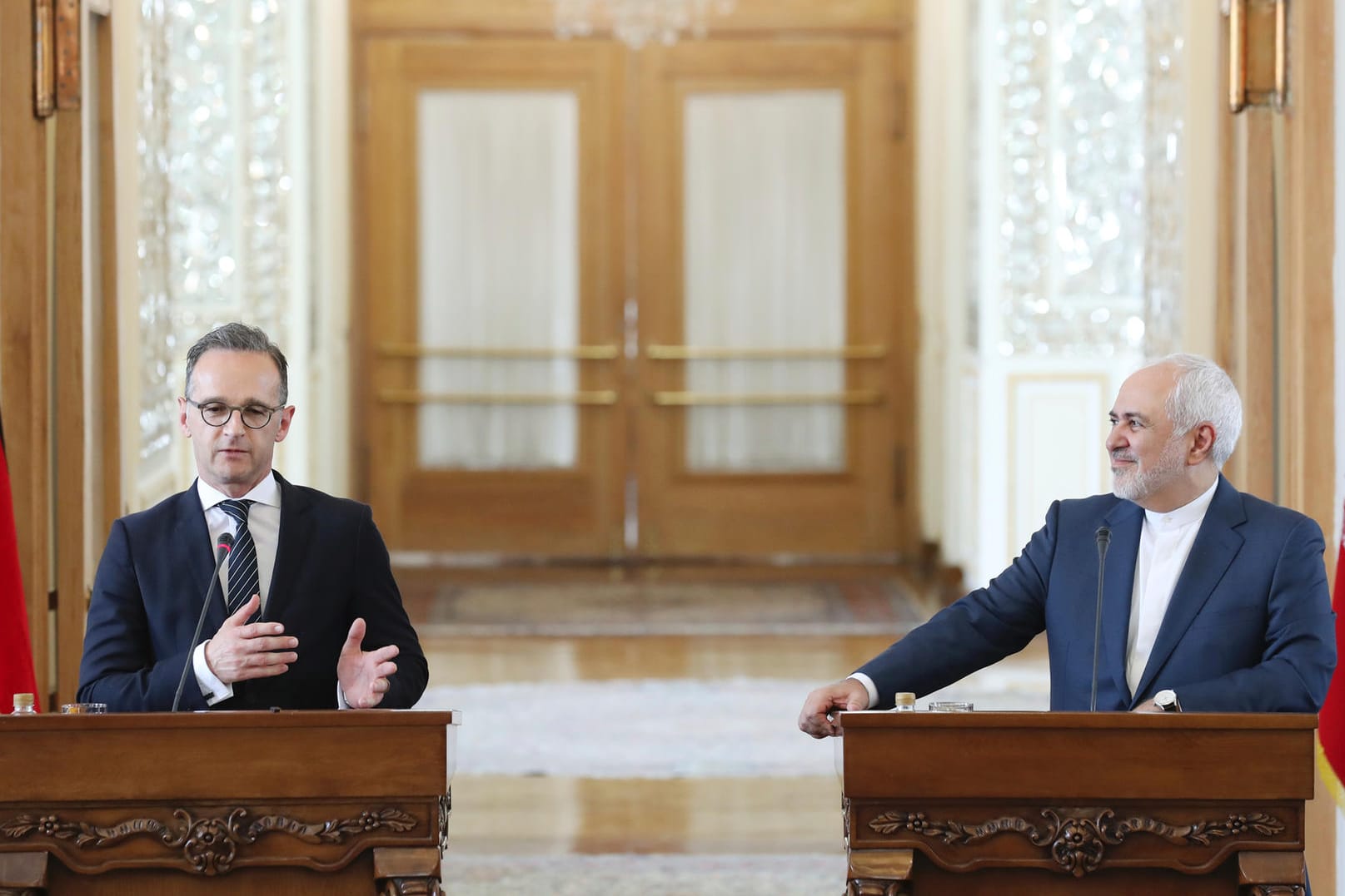 Heiko Maas und sein Amtskollege Javad Sarif bei der Pressekonferenz: Dass die Konferenz überhaupt stattfand, ist ein kleiner Erfolg.