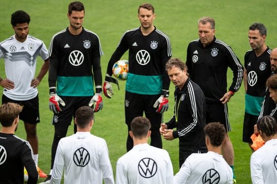 Sorg wird weitgehend die Sieger vom Weißrussland-Spiel auf den Platz schicken.